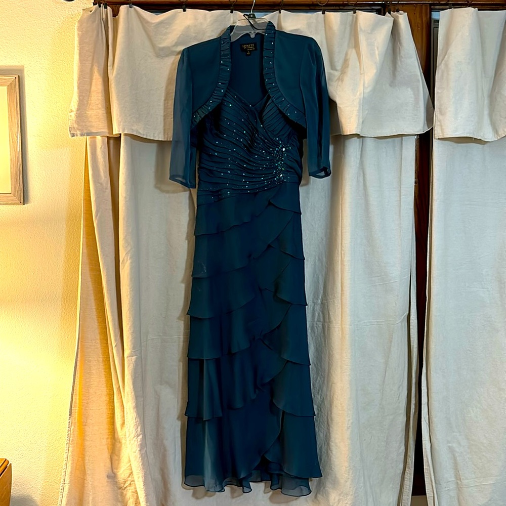 Stunning Evening Gown with Jacket Size 10
